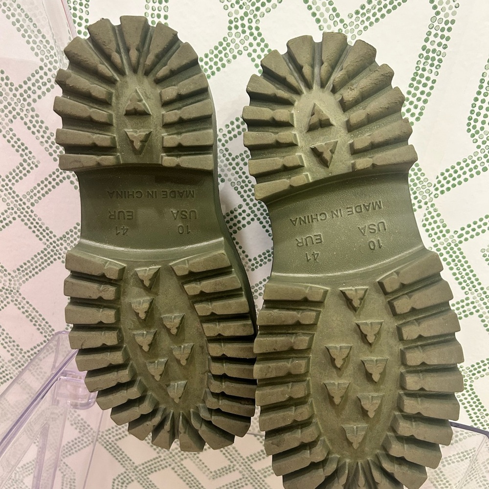 Jeffrey Campbell Olive Green Lug Sole Platform Clogs - Picture 4 of 5